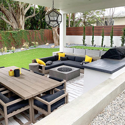 Beautify backyard with comfortable furnityure.