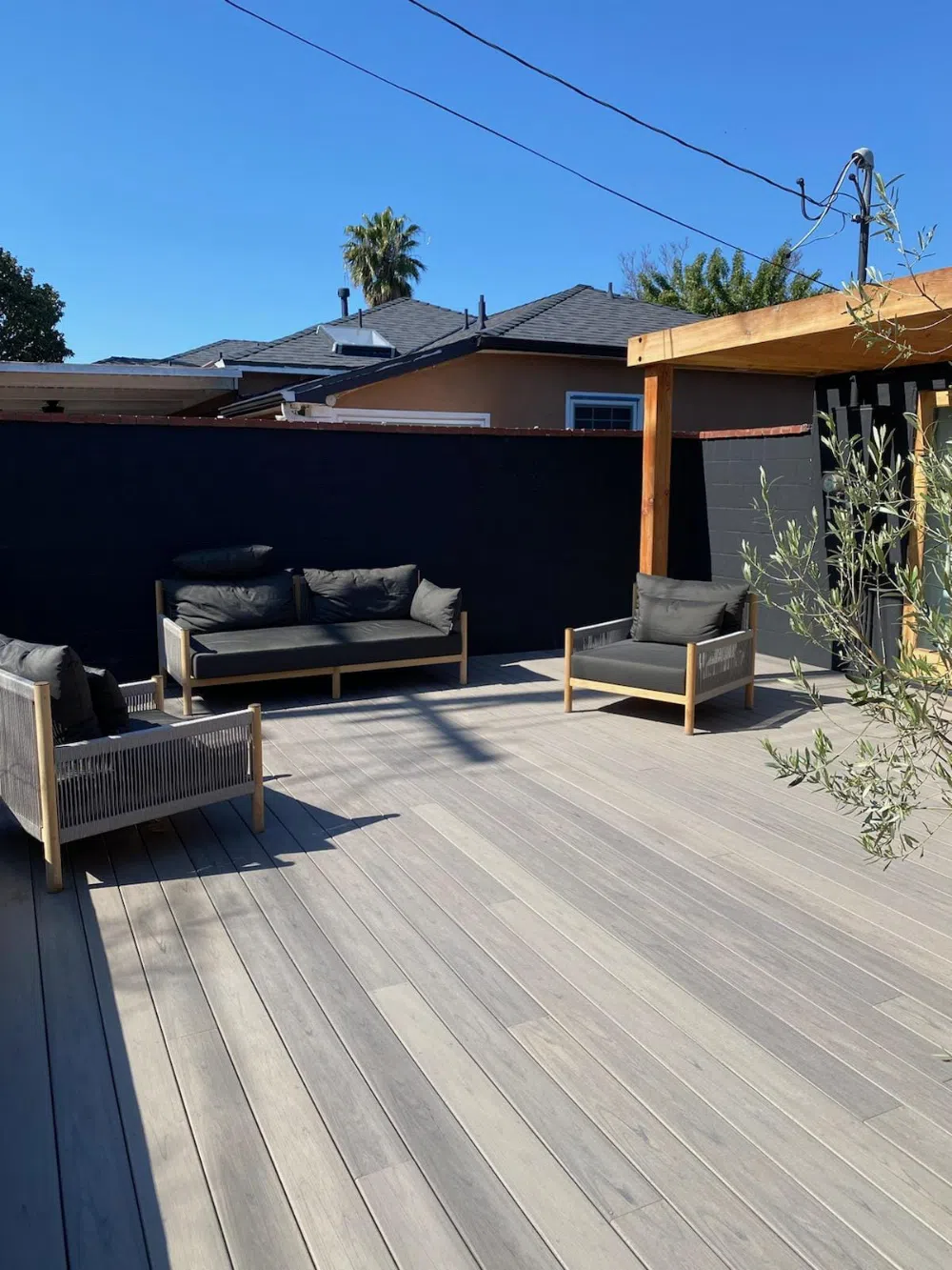 trex-lounge-seating-pergola